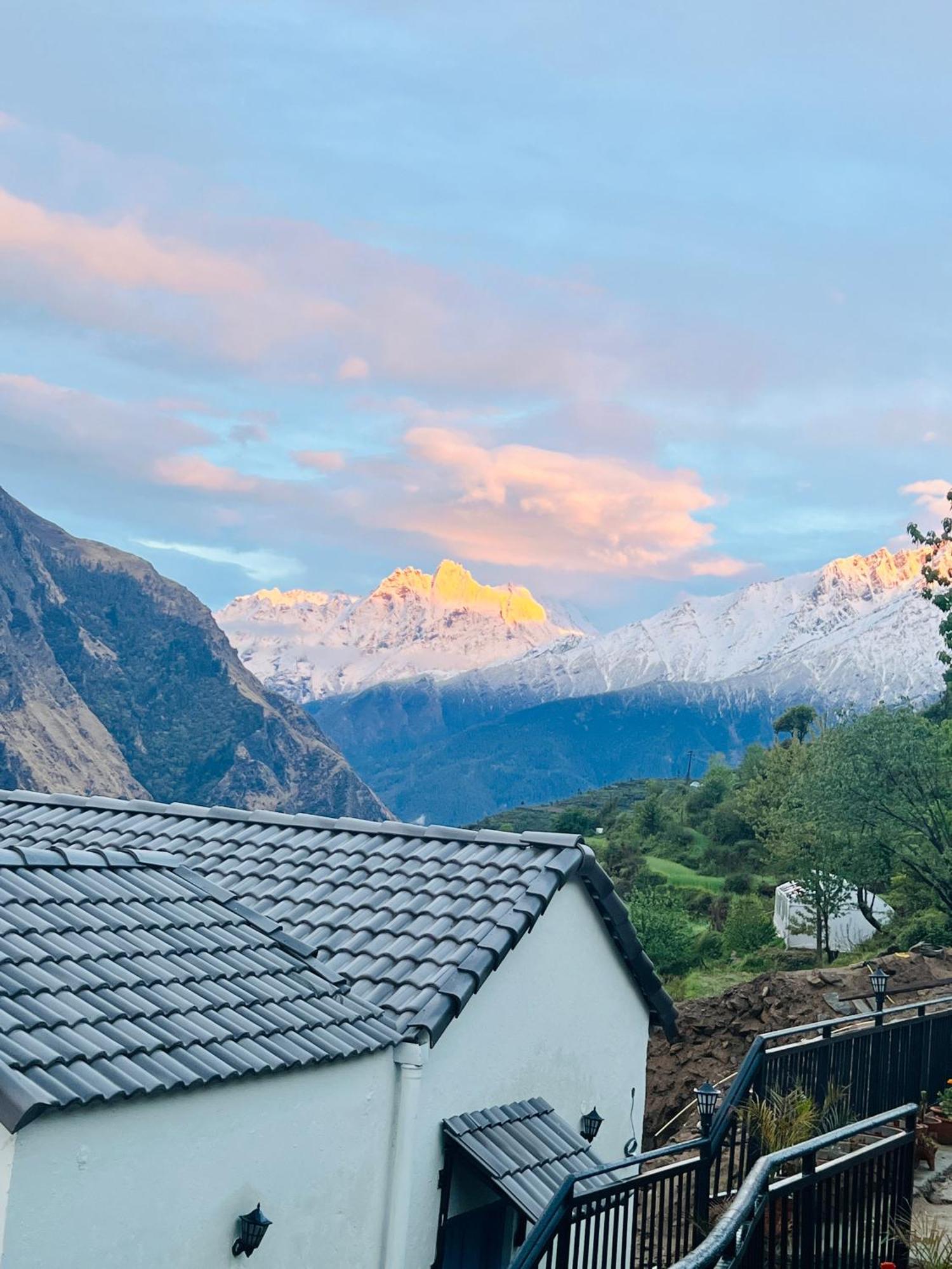 Faraway Cottages, Auli Joshīmath Εξωτερικό φωτογραφία